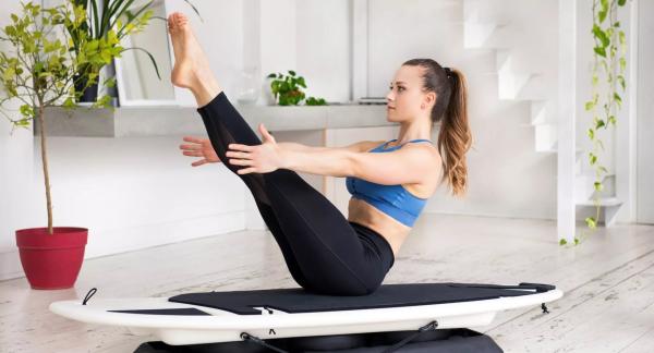 Поза лодки (Парипурна Навасана): в чем польза и техника выполнения Поза лодки (Парипурна Навасана): в чем польза и техника выполнения